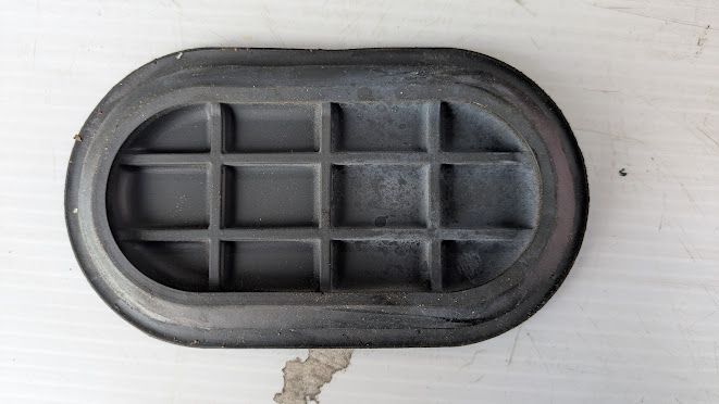 FERRARI 360 SPIDER PARTS IN tunnel RUBBER OVAL PLUG 67386500