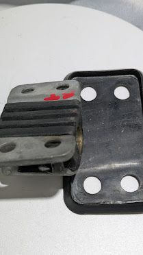 FERRARI 308 GTSi PART RIGHT DOOR  LOCK STRIKER 20019105