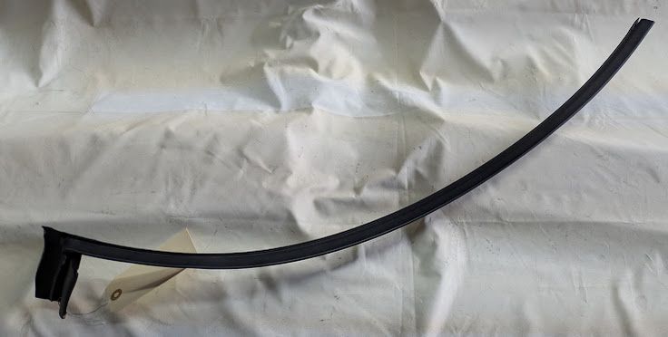 FERRARI 360 SPIDER PARTS LEFT DOOR GLASS WIPER SEAL INNER 65544700