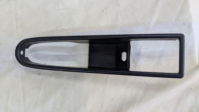 FERRARI 360 MODENA SPIDER RIGHT DOOR INNER HANDLE COVER 65011500