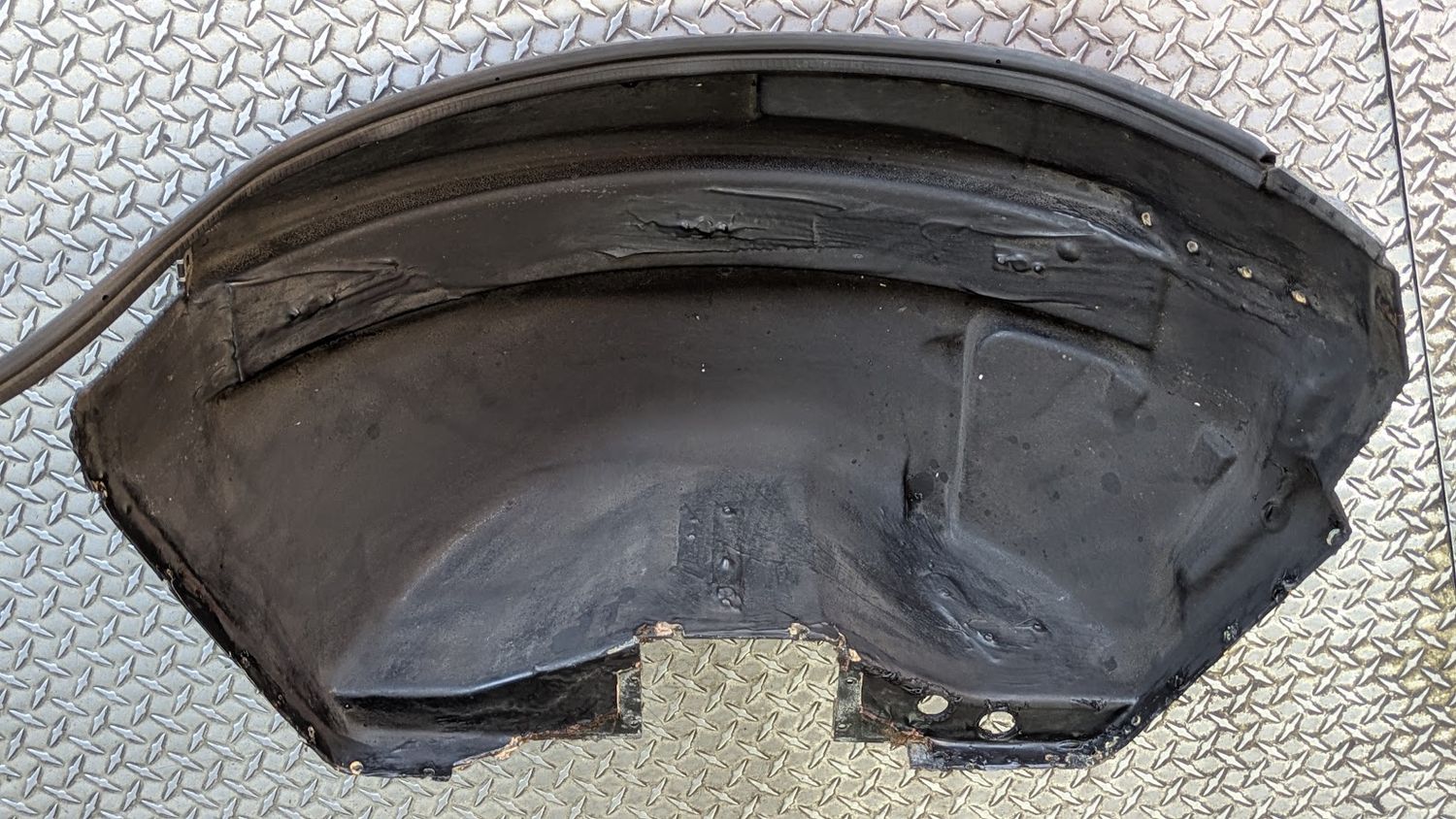 FERRARI 456 LEFT FRONT FENDER MUD COVER LH UPPER WHEELHOUSE  65419800