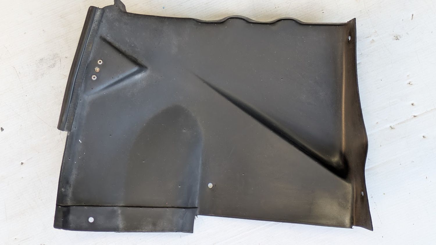 FERRARI 456 LEFT FRONT FENDER MUD COVER 65509600 LH WHEELHOUSE REAR PANEL