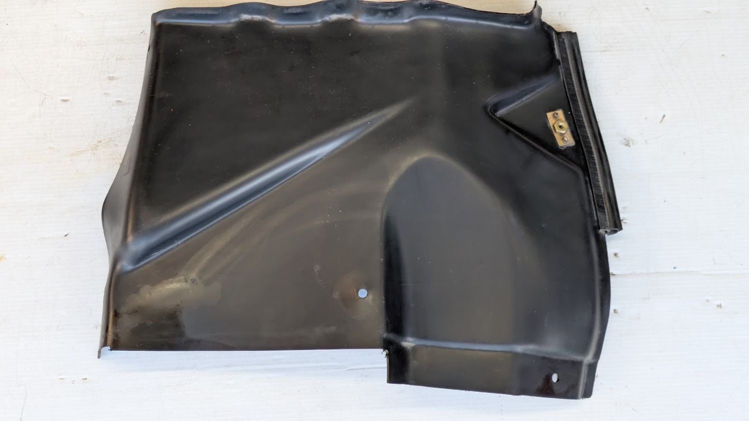 FERRARI 456 LEFT FRONT FENDER MUD COVER 65509600 LH WHEELHOUSE REAR PANEL