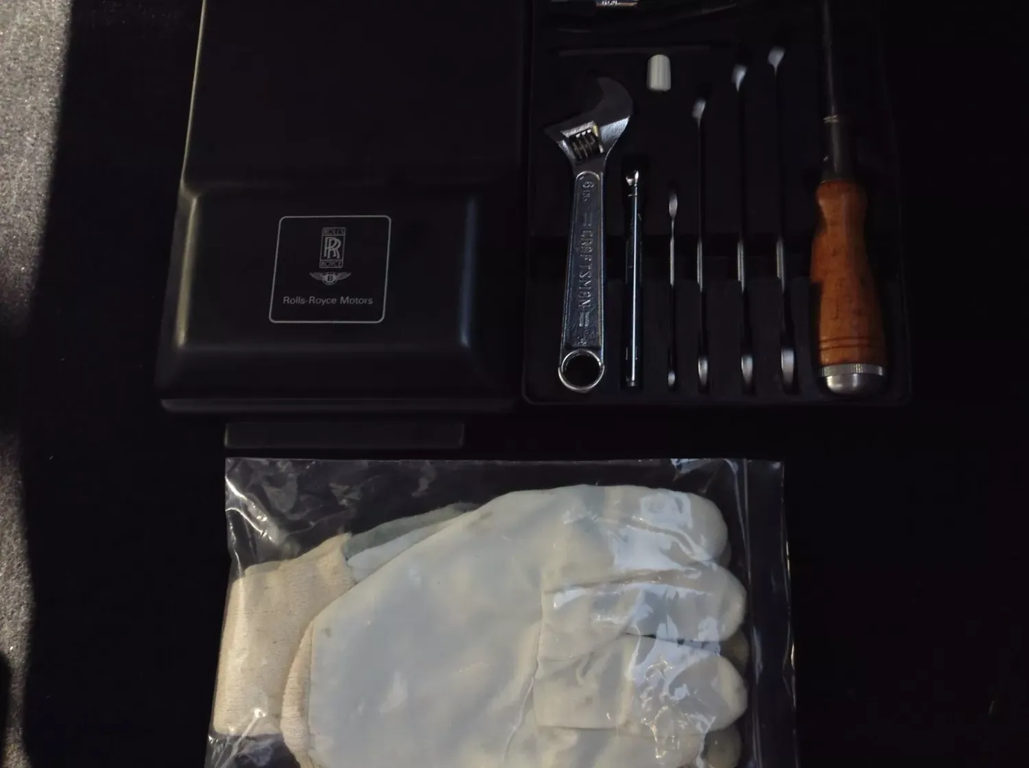 81 - 91 ROLLS ROYCE SILVER SPUR ORIGINAL TOOL TRAY SET