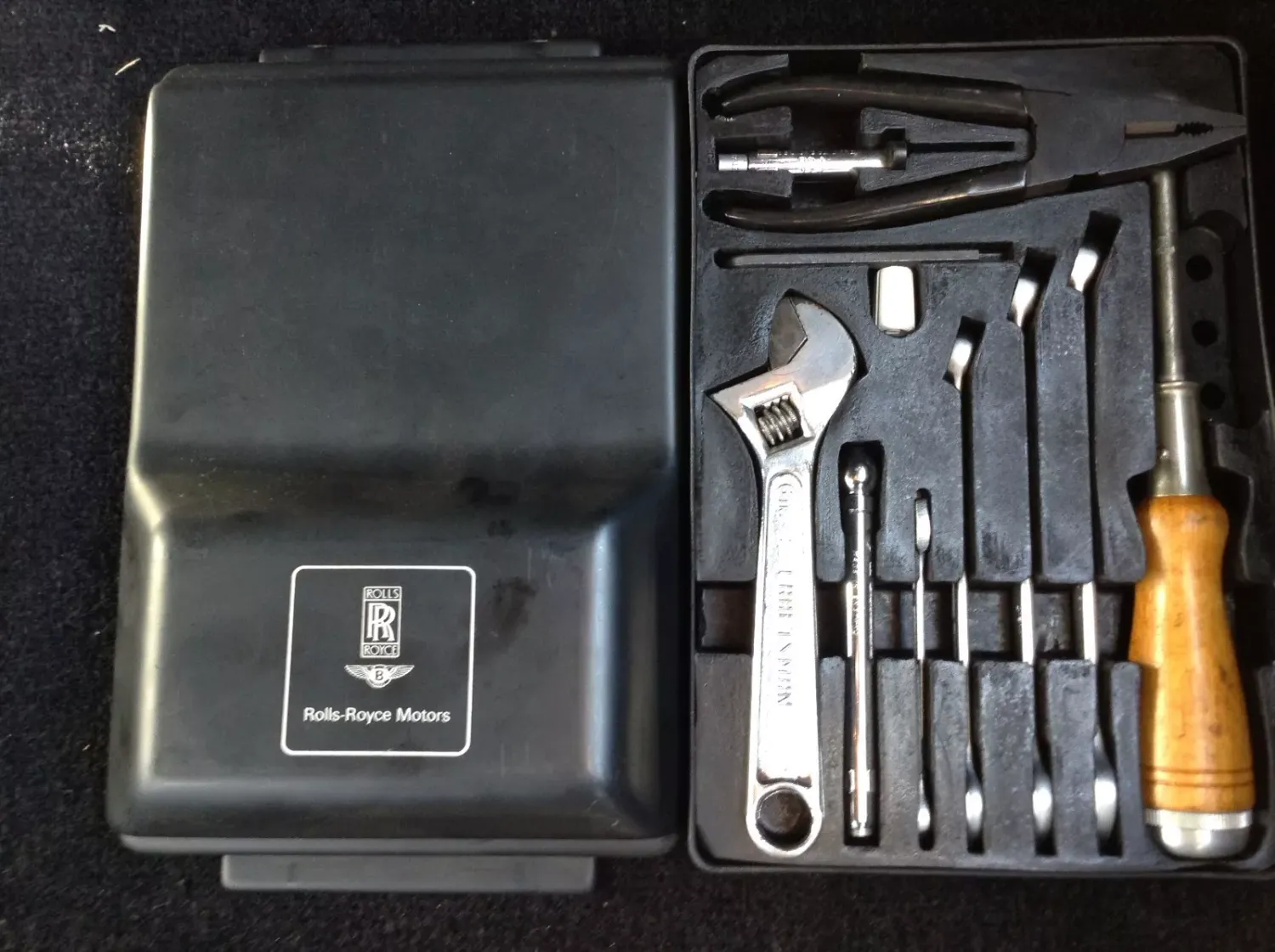 81 - 91 ROLLS ROYCE SILVER SPUR ORIGINAL TOOL TRAY SET