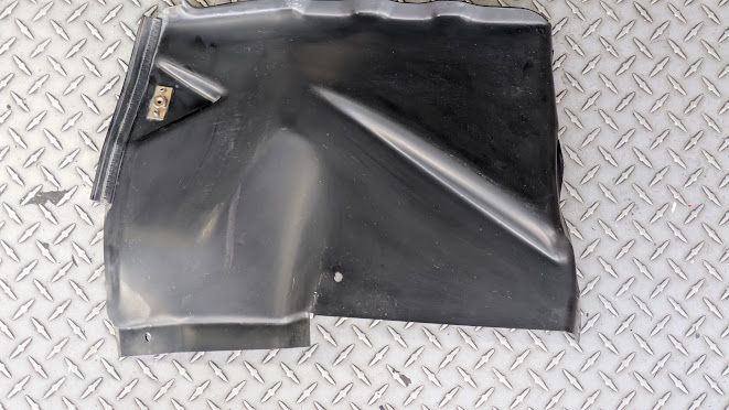 FERRARI 456 LEFT FRONT FENDER MUD COVER  RH WHEELHOUSE REAR PANEL 65509500