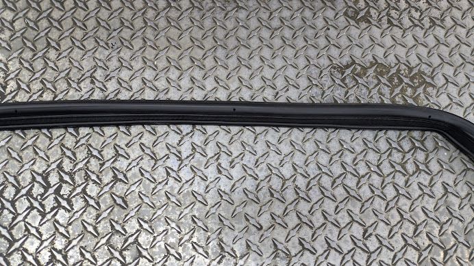 FERRARI 456 PART TRUNK SEAL 65384900