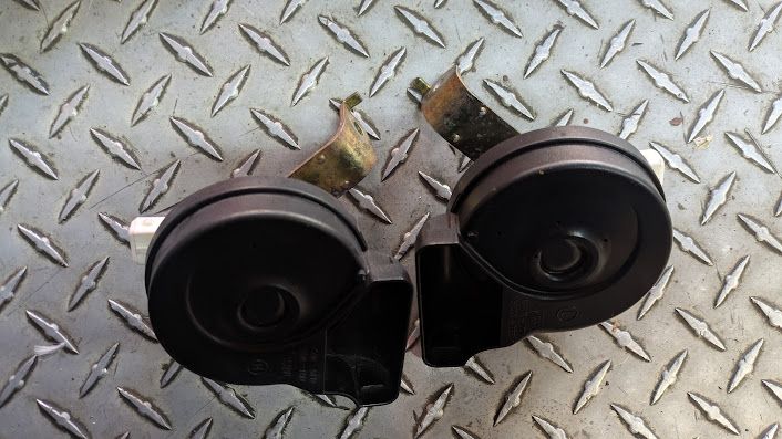 FERRARI 360 PART TURN HORN SET PRE OWNED