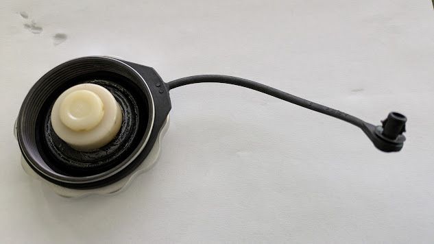 FERRARI PARTS  fuel tank GAS CAP 180320 WITH VALVE AND TETHER