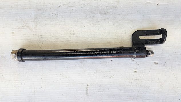 ROLLS ROYCE SILVER SHADOW  SPARE TIRE RACK ASSIST SCREW AND TUBE UB19464 UB19402