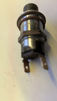 ROLLS ROYCE SILVER SHADOW IFUEL RELEASE LID BUTTON UD18934
