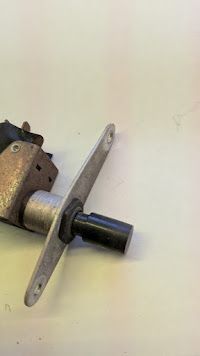 ROLLS ROYCE SILVER SHADOW I OIL LEVEL/FUEL BUTTON SWITCH  	UD15375