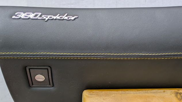 FERRARI 360 SPIDER PART GLOVE BOX LID BLACK complete with key 65078519
