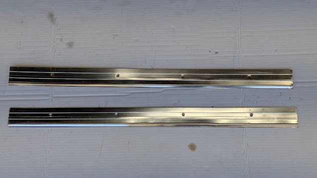 Ferrari 308 GTSi Part right and LEFT running board molding 60116704 set