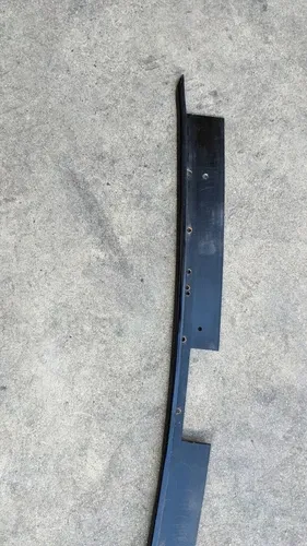 FERRARI 308 GTSi PARTS right DOOR WINDOW Belt molding 60508200