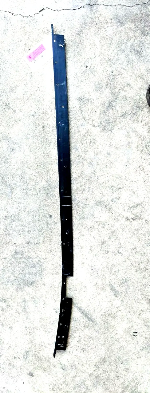 FERRARI 308 GTSi PARTS right DOOR WINDOW Belt molding 60508200