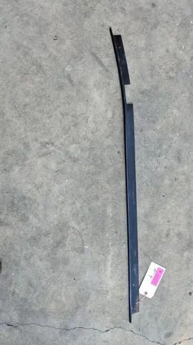 FERRARI 308 GTSi PARTS right DOOR WINDOW Belt molding 60508200