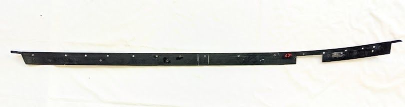 FERRARI 308 GTSi PARTS LEFT DOOR WINDOW Belt molding 60508300 img