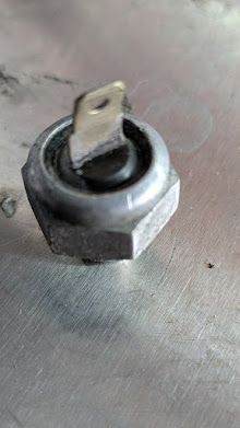 ROLLS Rolls Royce Silver  SHADOW BENTLEY R COOLANT OVER HEAT SENSOR UE37357