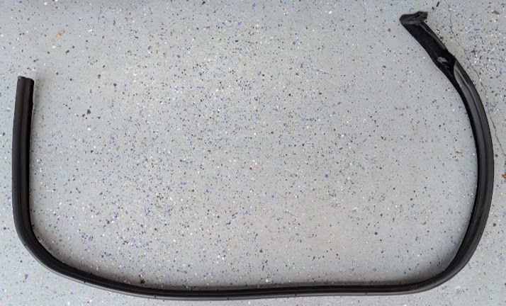 FERRARI 360 F430 SPIDER PARTS 125789 LEFT  SIDE DOOR SEAL ON BODY 66328300
