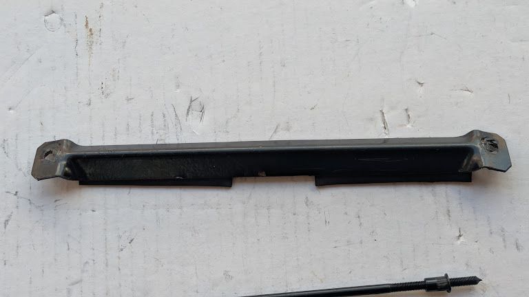 Ferrari Part   BATTERY BRACE AND TIE RODS 69836200