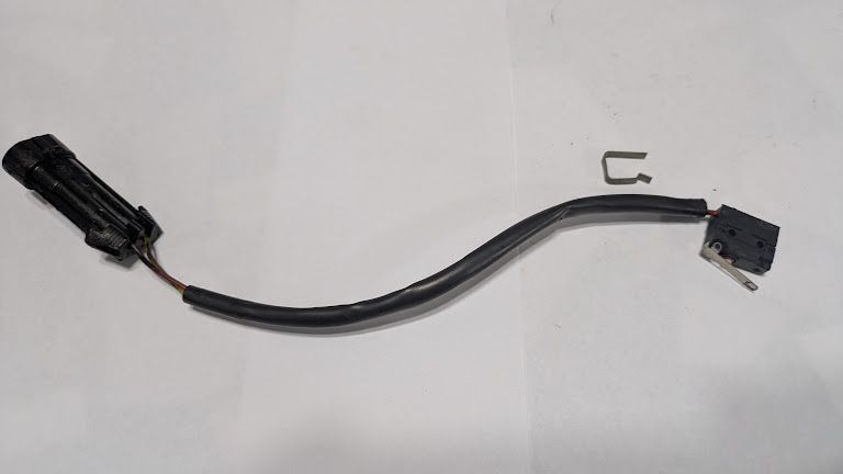 FERRARI 456M DOOR HANDLE MICRO SWITCH 171120  black plug