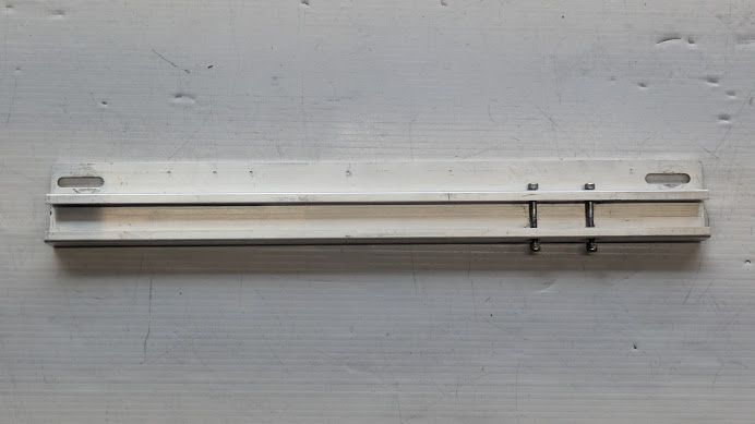 FERRARI 456M LEFT   DOOR ROLL UP GLASS HORIZONTAL GUIDE 65778100