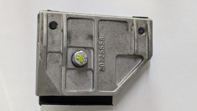 FERRARI 456 LEFT DOOR WINDOW REAR MOVING GUIDE 63853700