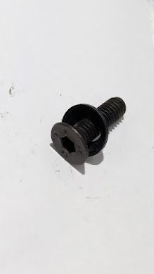 FERRARI 456  DOOR LATCH FASTENING SCREW 13276077