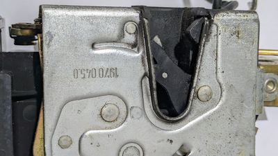 FERRARI 456 LEFT DOOR LATCH 63497500