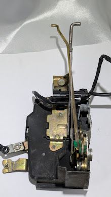 FERRARI 456 LEFT DOOR LATCH 63497500