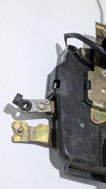 FERRARI 456 LEFT DOOR LATCH 63497500