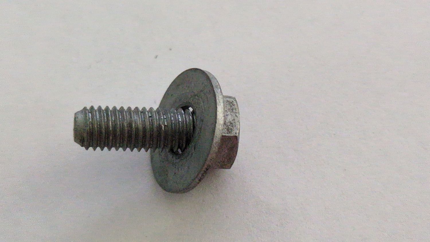 FERRARI 456 REAR BUMPER GRILLE SCREW AND WASHER  10977624