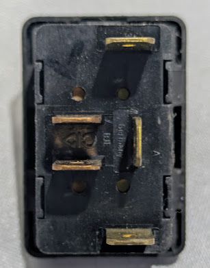 FERRARI 456 PARTS LEFT WINDOW  BUTTON SWITCH 180679