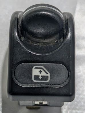 FERRARI 456 PARTS LEFT WINDOW  BUTTON SWITCH 180679