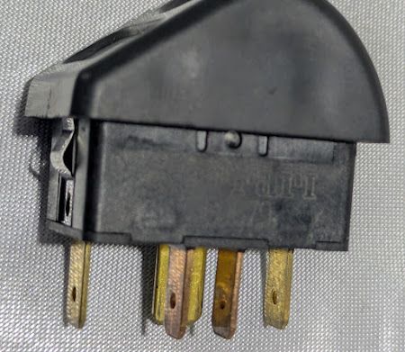 FERRARI 456 PARTS LEFT WINDOW  BUTTON SWITCH 180679
