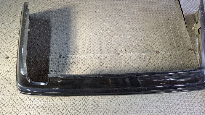 96 97 98 99 ROLLS ROYCE SILVER SPUR REAR bumper 	UT10040PG