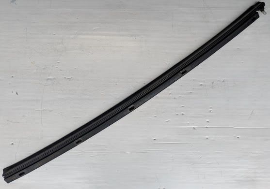 FERRARI 456  LEFT DOOR  OUTER WINDOW GLASS WIPER 65432500