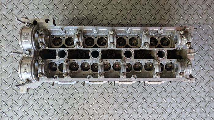 Ferrari 360 ENGINE PART CYLINDER HEAD RIGHT SIDE WITH VALVES 212395