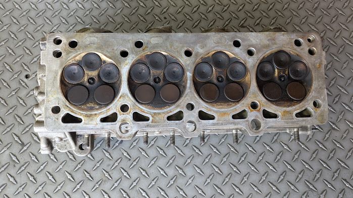 Ferrari 360 ENGINE PART CYLINDER HEAD RIGHT SIDE WITH VALVES 212395