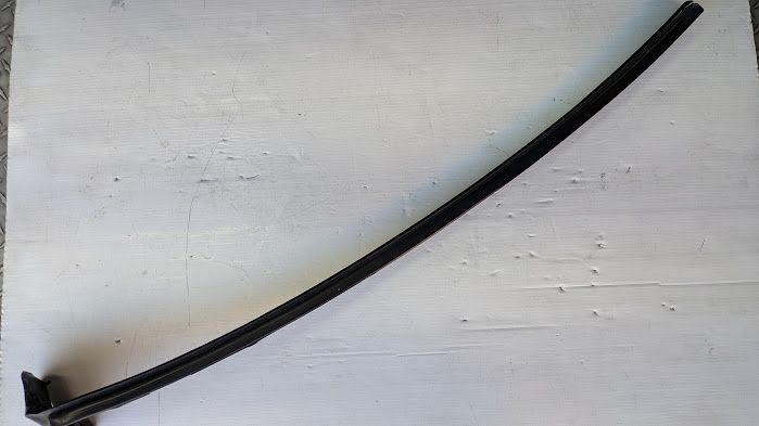 FERRARI 456  LEFT DOOR  inner WINDOW GLASS WIPER 65432300