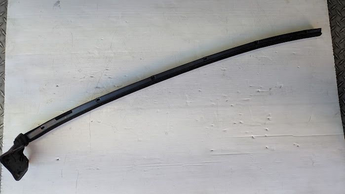 FERRARI 456  LEFT DOOR  inner WINDOW GLASS WIPER 65432300