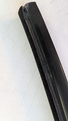 FERRARI 456  LEFT DOOR  inner WINDOW GLASS WIPER 65432300