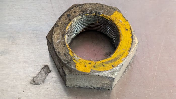 80 TO 89 ROLLS ROYCE SILVER SPIRIT SPUR DAWN RIGHT REAR HUB NUT