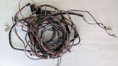 65 to 80 ROLLS ROYCE SILVER SHADOW LEFT BODY WIRING FROM BLOCK TO BOOT TRUNK