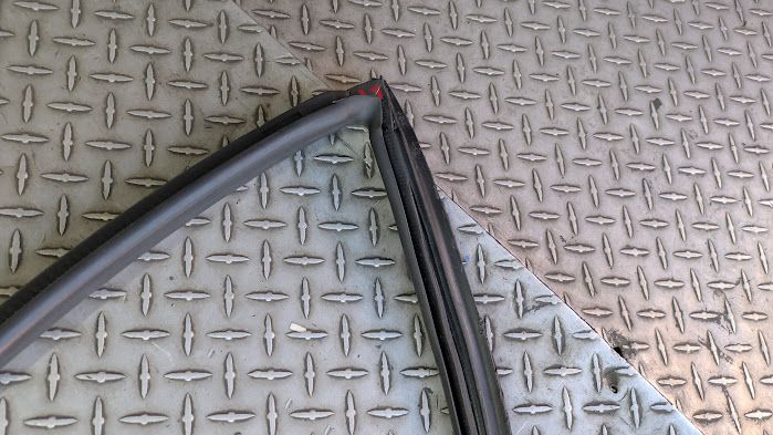 FERRARI 456  LEFT DOOR  seal GASKET 65435600