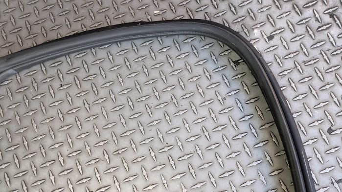 FERRARI 456  LEFT DOOR  seal GASKET 65435600