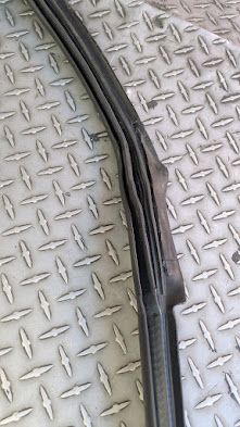 FERRARI 456  LEFT DOOR  seal GASKET 65435600