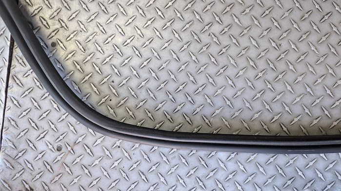 FERRARI 456  LEFT DOOR  seal GASKET 65435600
