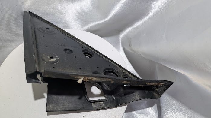 FERRARI 456 RIGHT SIDE REAR VIEW MIRROR SEAL GASKET 65675800